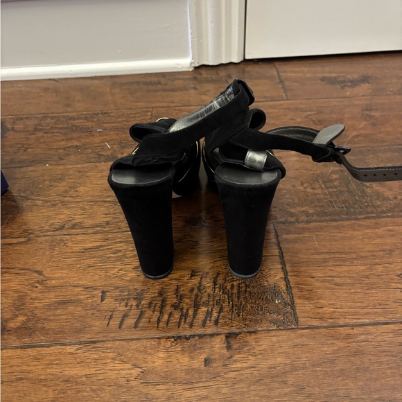 Stuart Weitzman Black Suede Heels - Picture 4 of 6